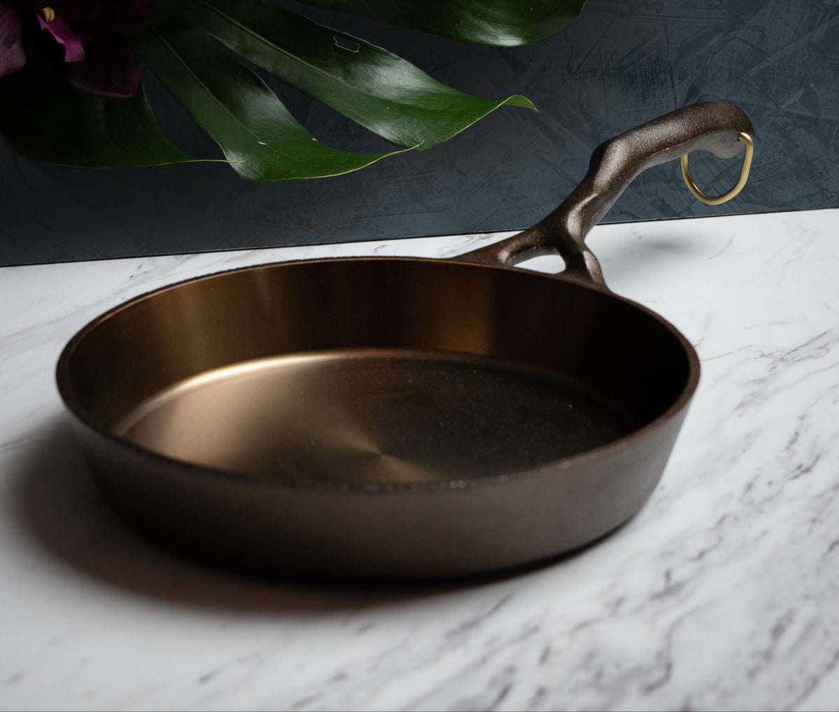 Cast Iron Skillet : 9 inch